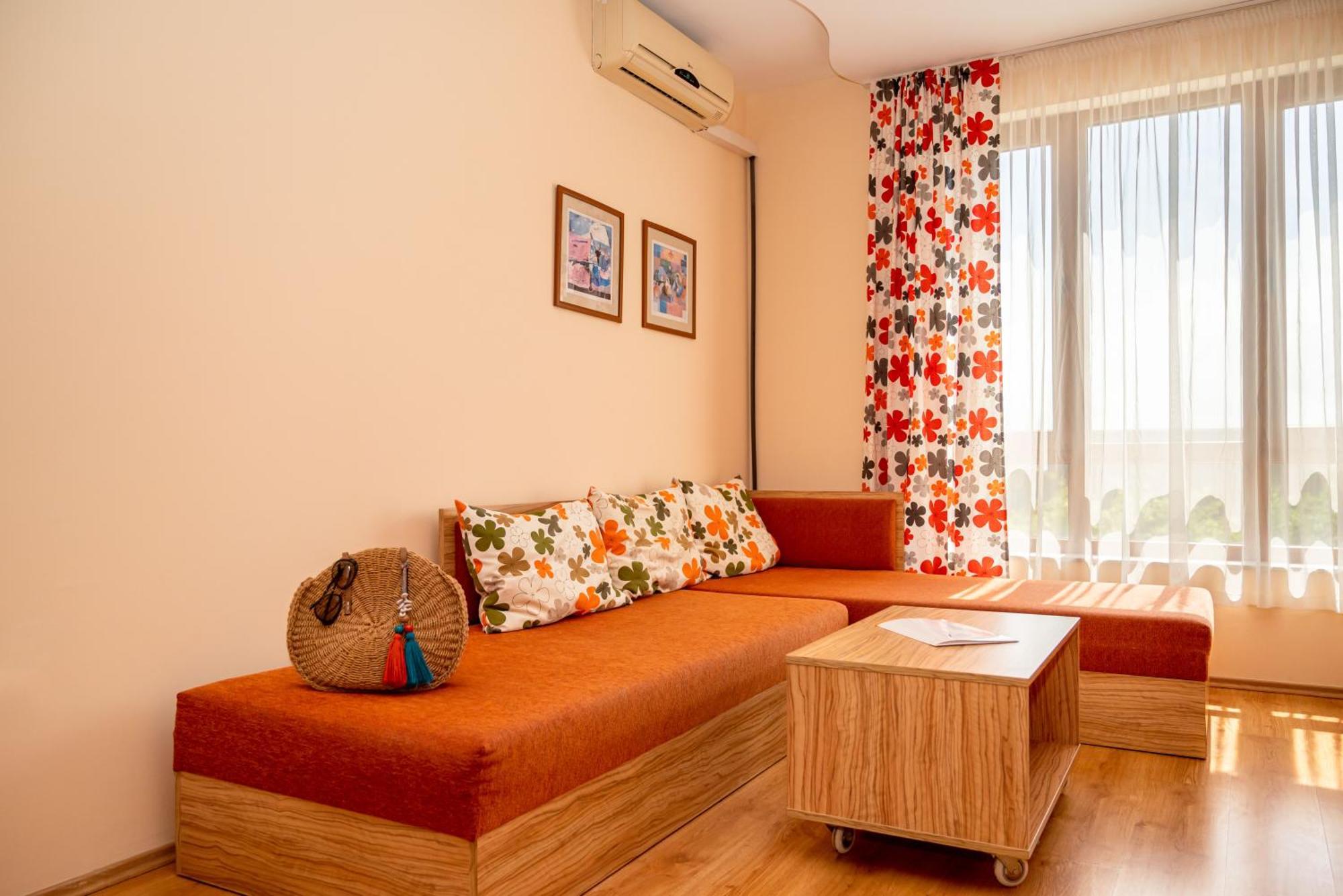 Galeria Holiday Apartments Obzor Exterior foto