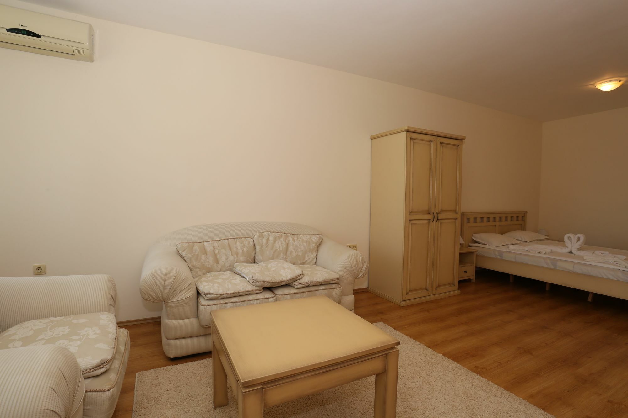 Galeria Holiday Apartments Obzor Exterior foto